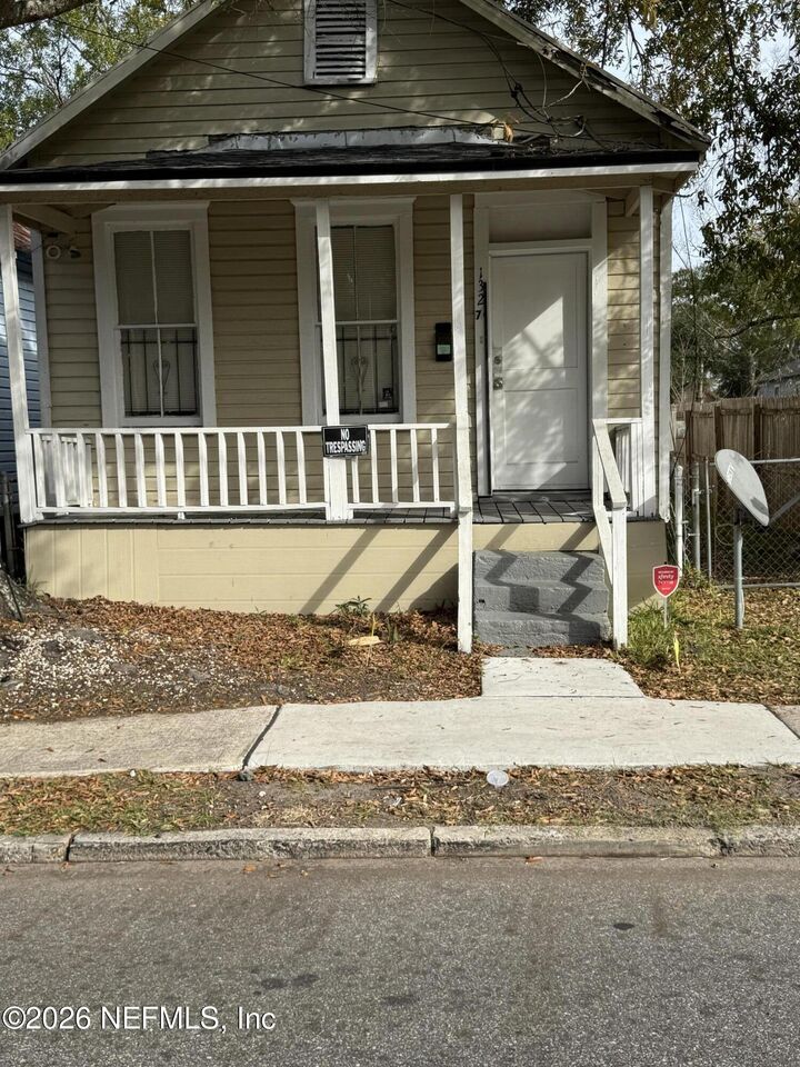 Property Photo:  1327 Cleveland Street  FL 32209 