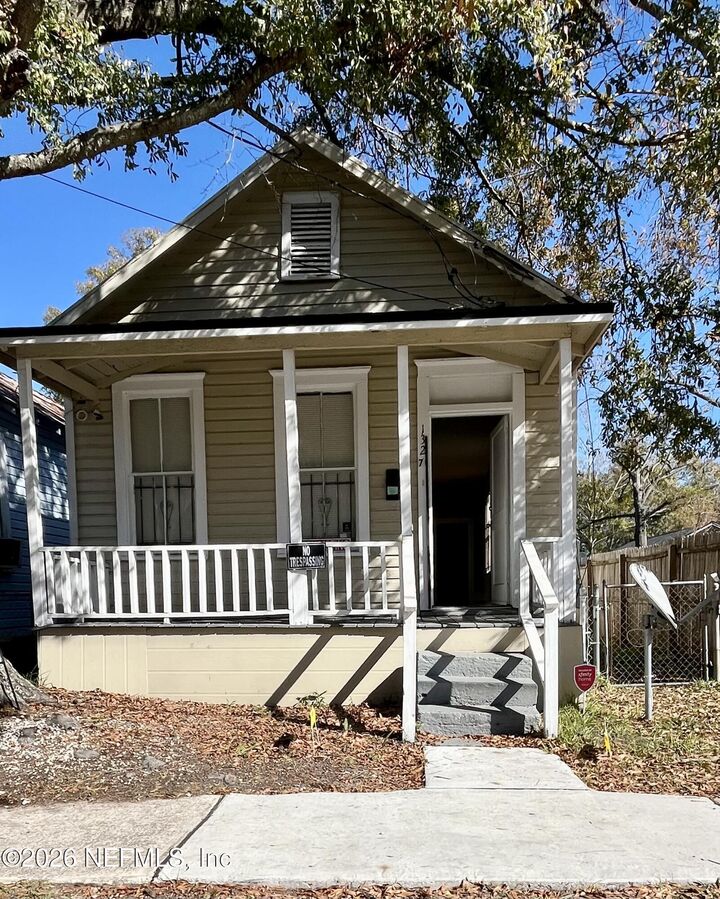 Property Photo:  1327 Cleveland Street  FL 32209 