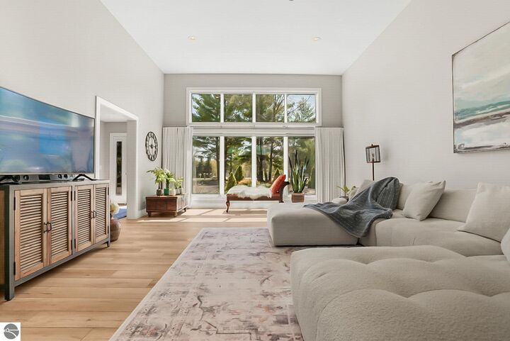 Property Photo: 8906-B Manhattan North #B MI 49685