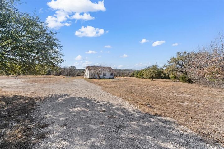 Property Photo: 539 County Road 4290 TX 76634