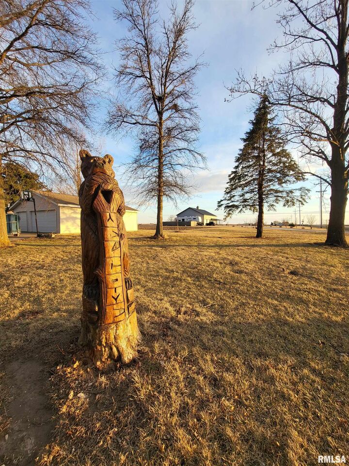 Property Photo:  2400 Springfield Road  IL 61734-1130 