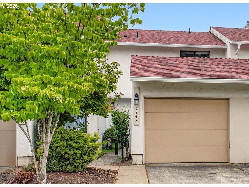 Property Photo: 3248 NE 29th St OR 97030