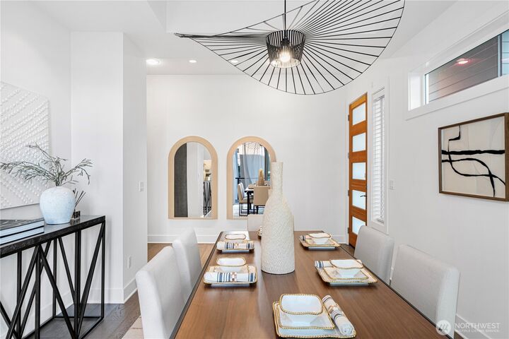 Property Photo:  215  4th Court S 8  WA 98033 