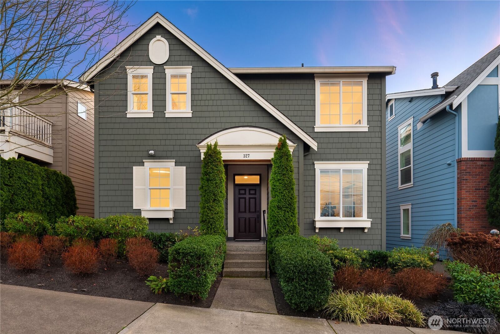 Property Photo:  327  4th Avenue S  WA 98033 