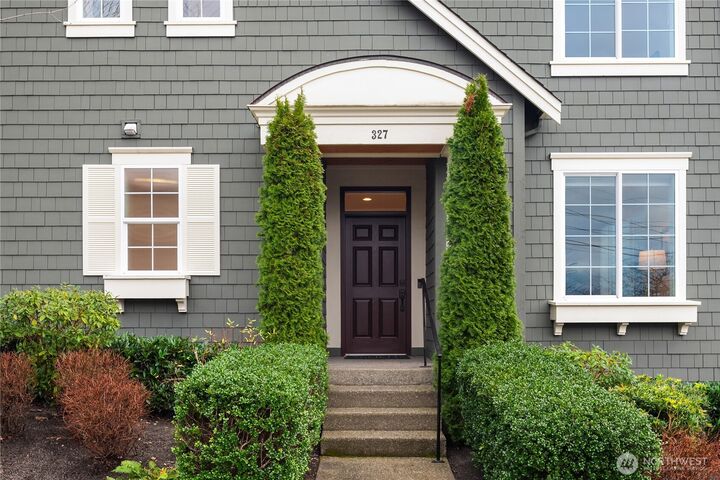 Property Photo:  327  4th Avenue S  WA 98033 