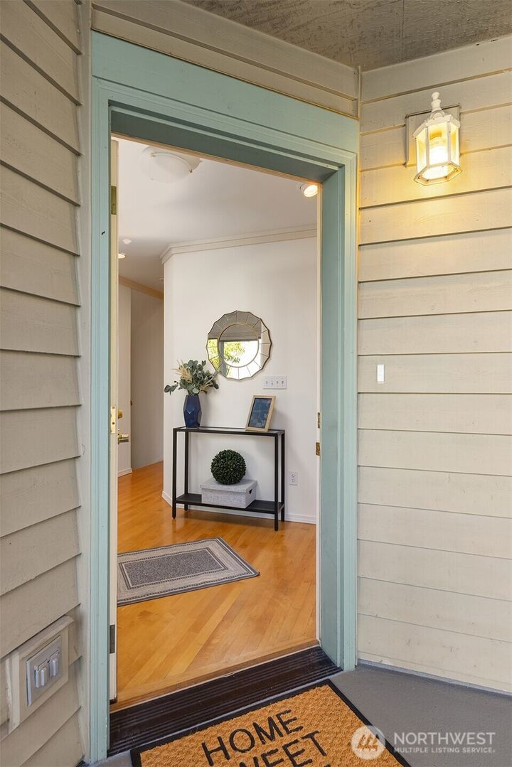 Property Photo: 112 9th Lane 112 WA 98033