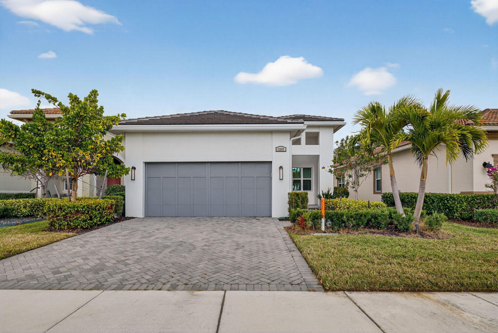Property Photo: 11587 SW Visconti Way FL 34986