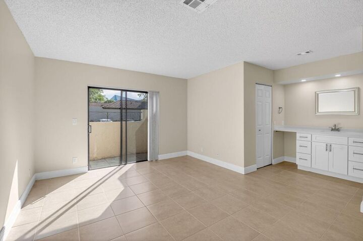 Property Photo:  3143 Kingswood Terrace 3143  FL 33431 