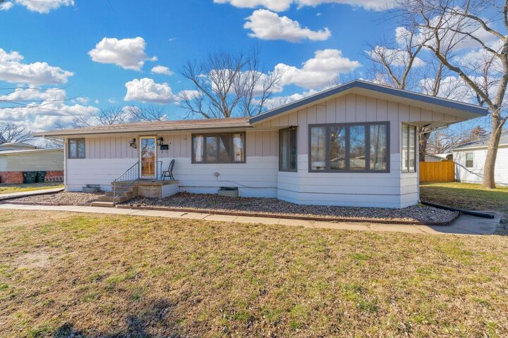 Property Photo:  817 Spruce St  KS 67056 