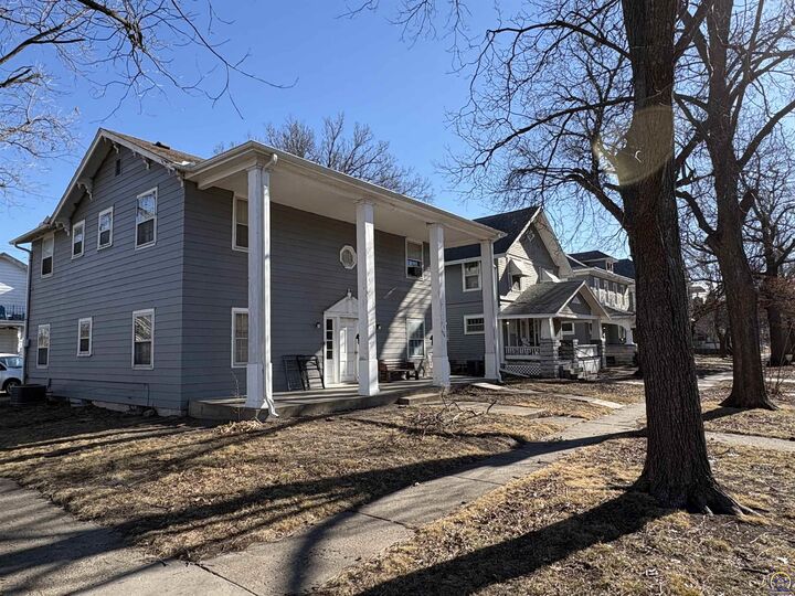 Property Photo:  622 Union St  KS 66801 