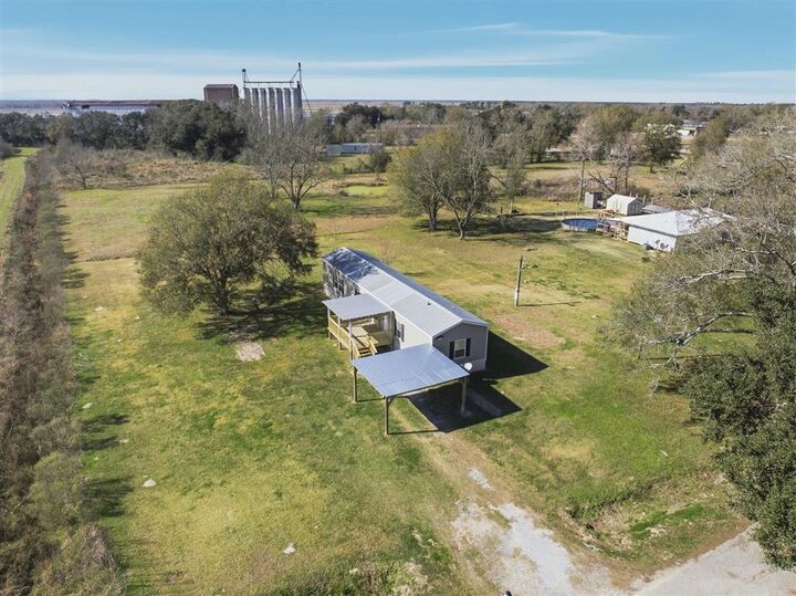 Property Photo: 301 Fourth Street LA 70640