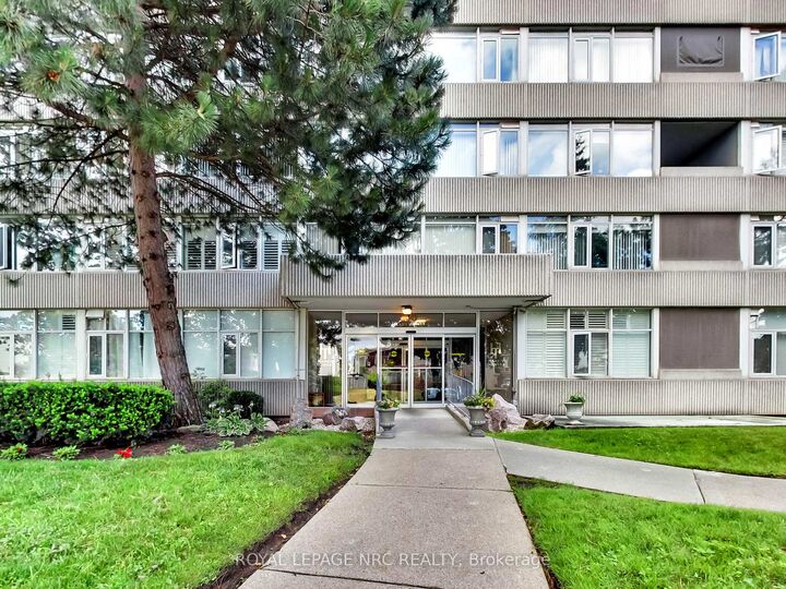 Property Photo: 30 Harrisford Street 405 ON L8K 6M9