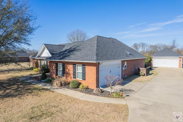 Property Photo:  5102 Rochelle  TX 75503 