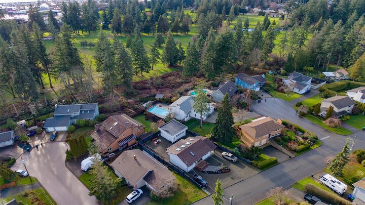 Property Photo: 370 Georgia Crt BC V9M 2W2