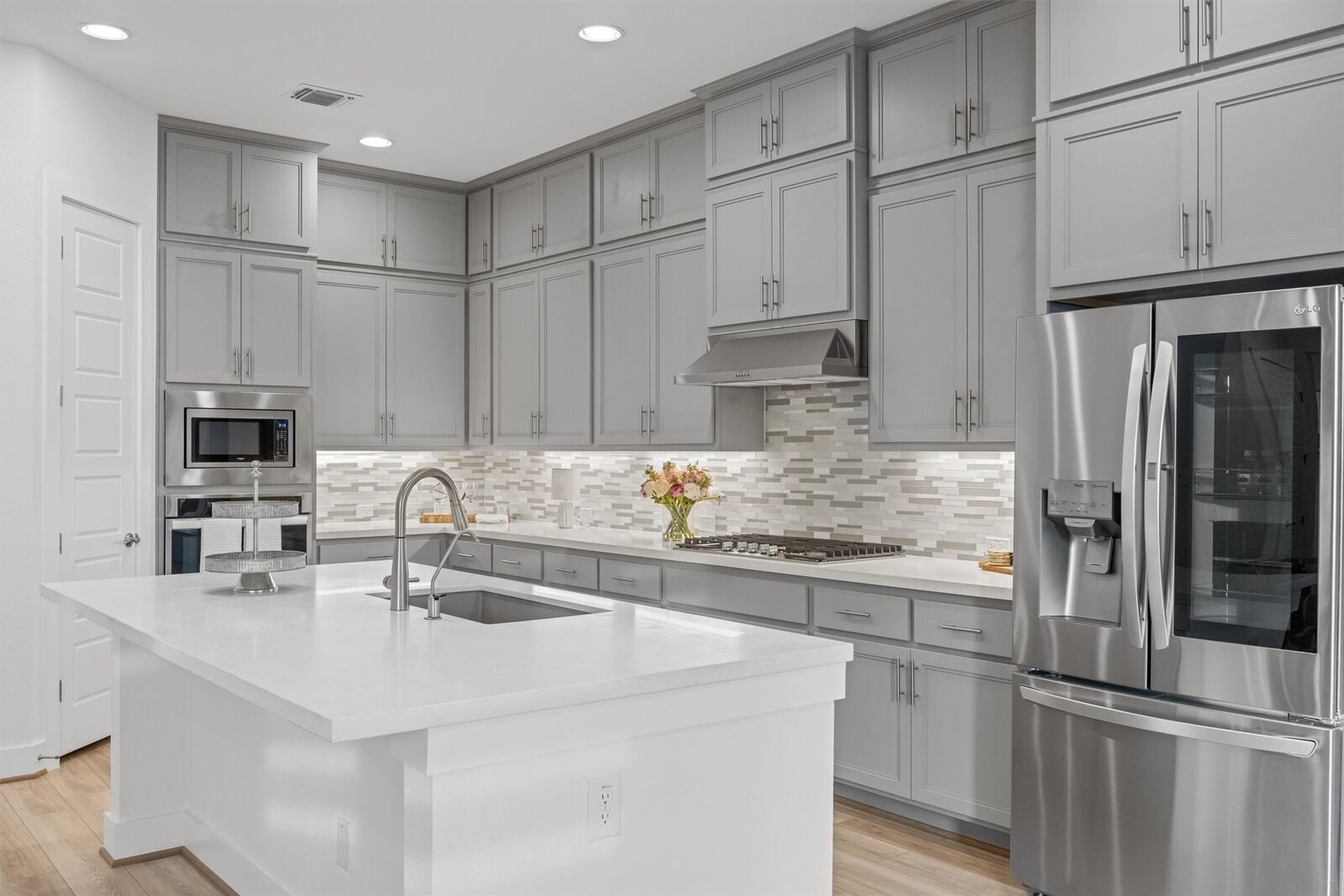 Property Photo:  213 Great Lawn Bend  TX 78642 