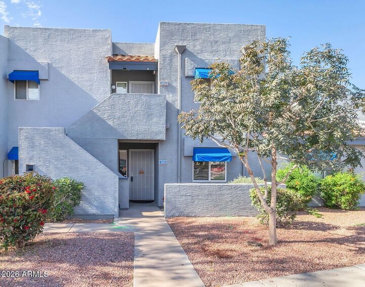 Property Photo:  220 N 22nd Place 1113  AZ 85213 