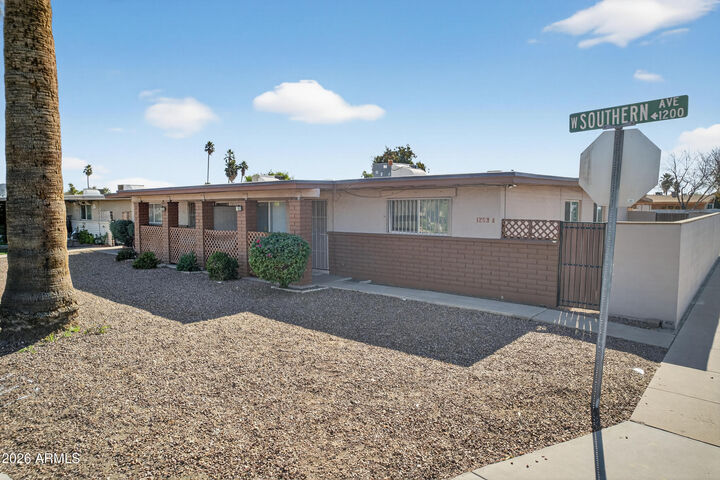 Property Photo:  1253 W Southern Avenue  AZ 85282 