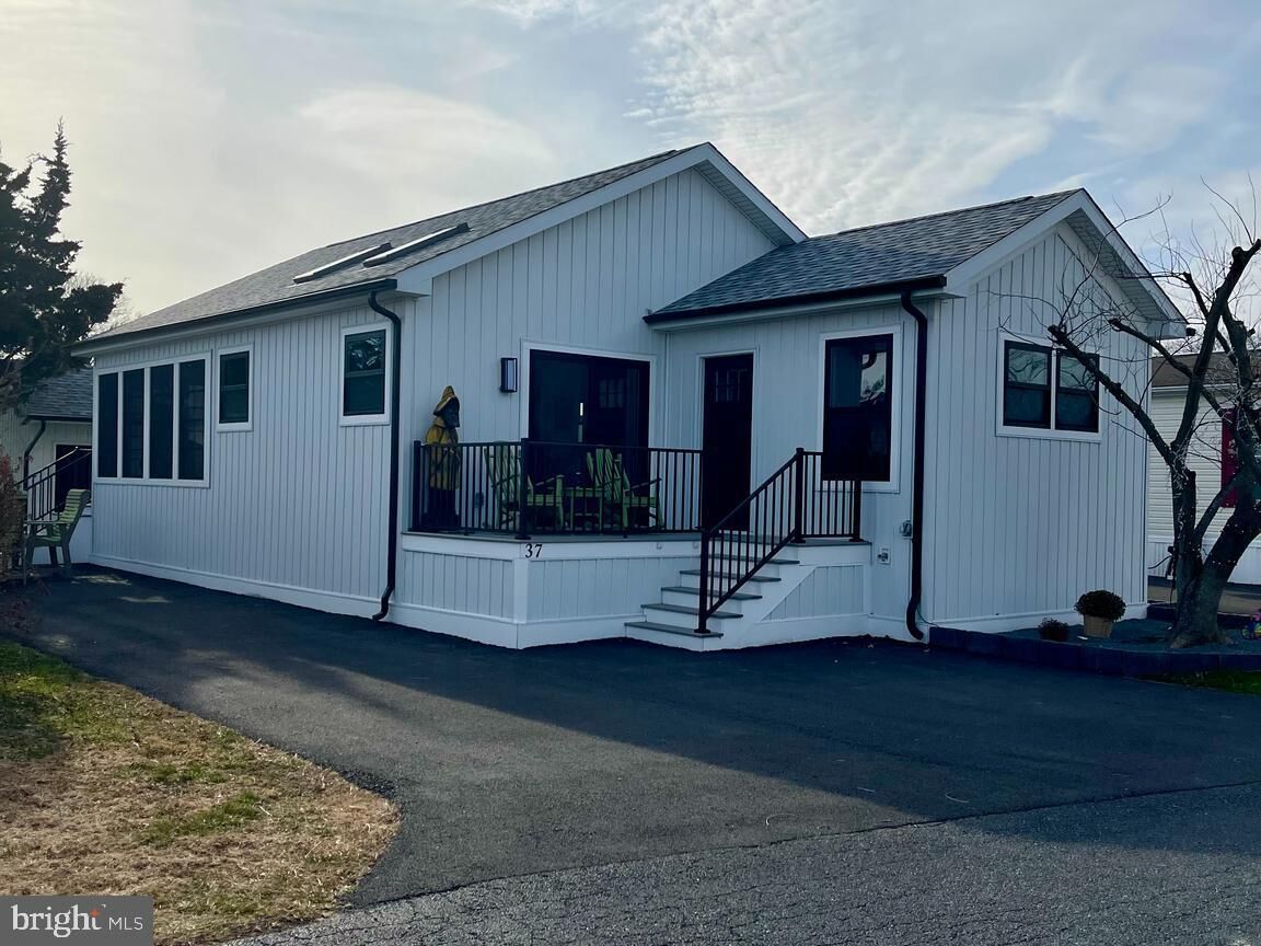 Property Photo:  37 Candlelight Lane  DE 19971 