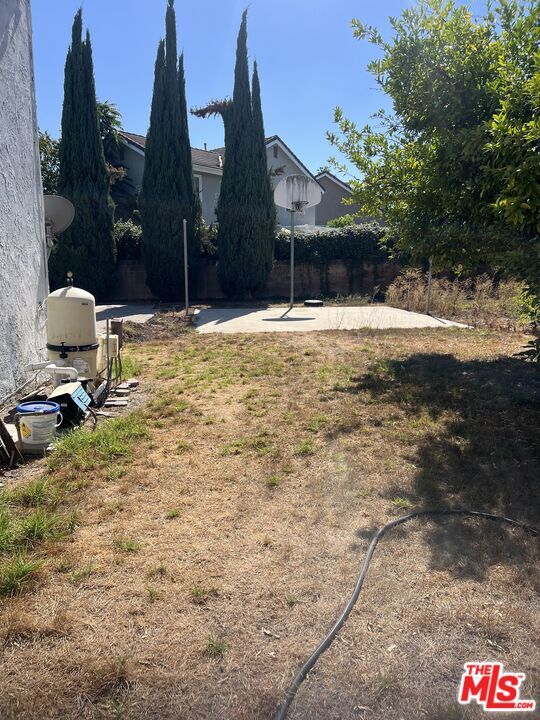 Property Photo:  5921 Chimineas Ave  CA 91356 