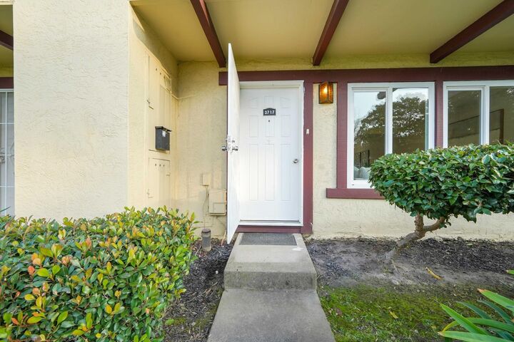 Property Photo: 3717 Gainsborough Ter CA 94555
