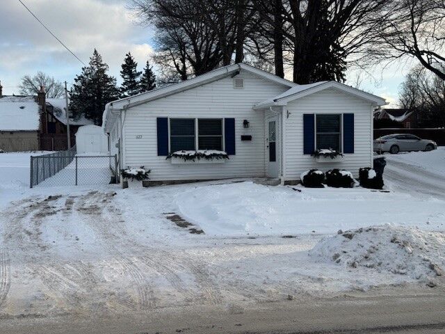 Property Photo:  623 W 5th Street  PA 16507 