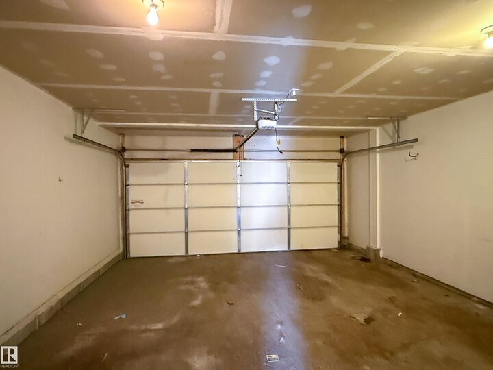 Property Photo: 1051 Graydon Hill Boulevard SW 60 AB T6W 3C8