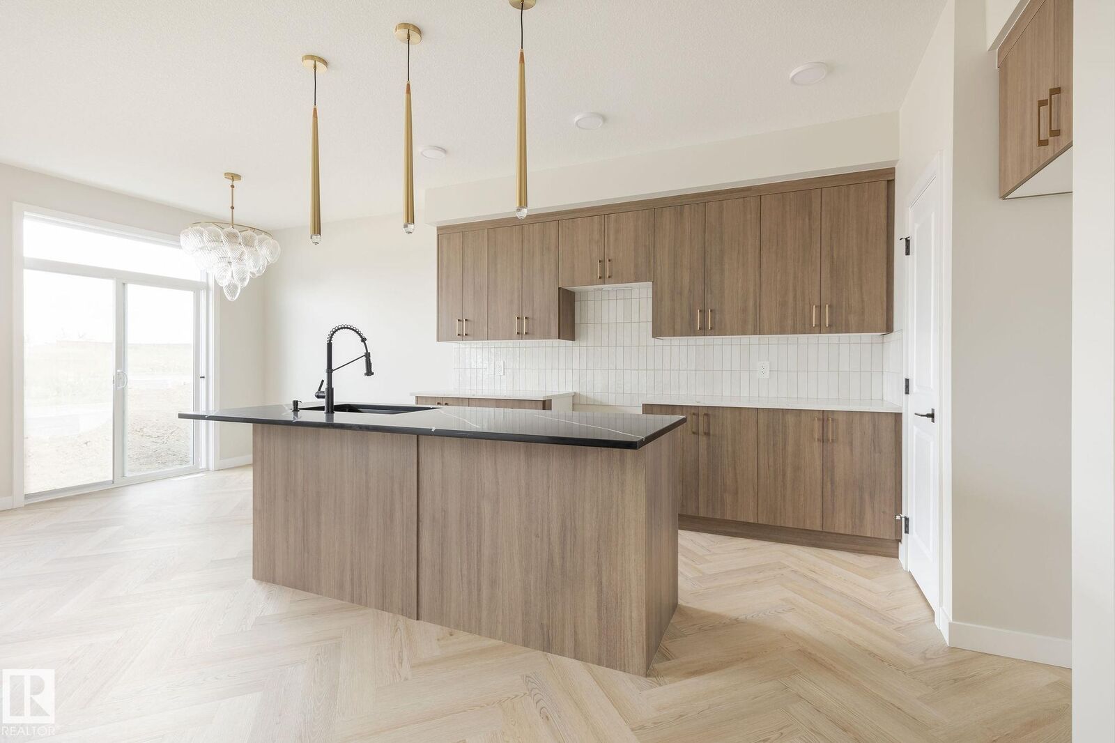 Property Photo:  160 Catria Point(E)  AB T8H 3B1 