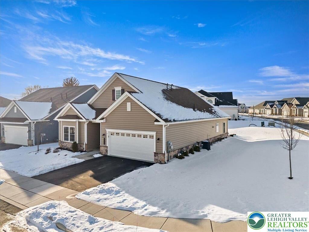 Property Photo: 3803 Loyal Lane PA 18045