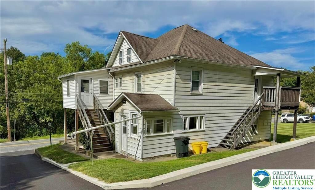 Property Photo: 1370 Five Points Richmond Road PA 18013