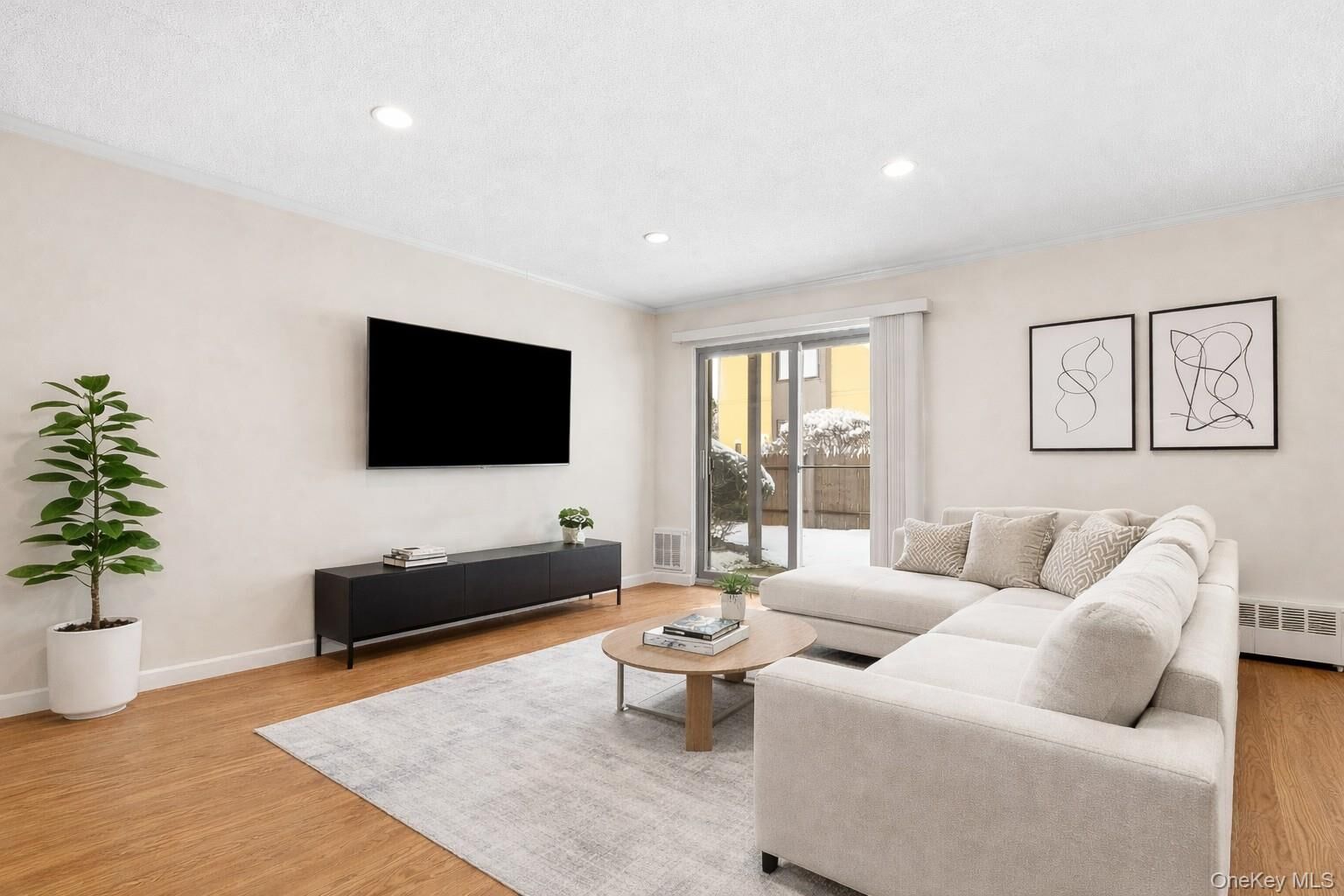 Property Photo:  18 Granada Crescent 13  NY 10603 