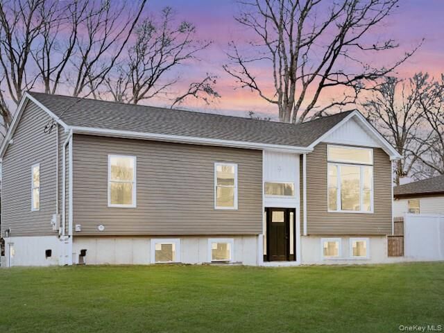 Property Photo:  10 Amarr Drive  NY 11967 