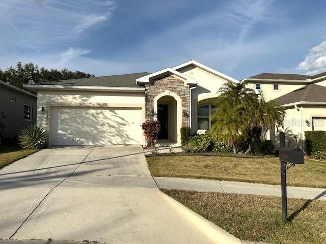 Property Photo:  16758 Abbey Hill Court  FL 34711 