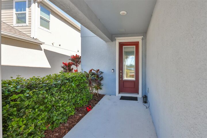 Property Photo:  7204 Paradiso Drive  FL 33572 