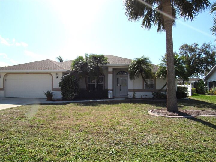 Property Photo:  23101 Lindale Avenue  FL 33954 