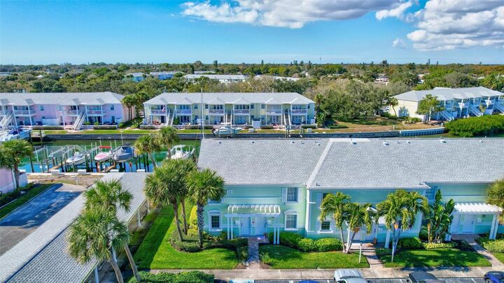 Property Photo:  4799 Coquina Key Drive SE  FL 33705 