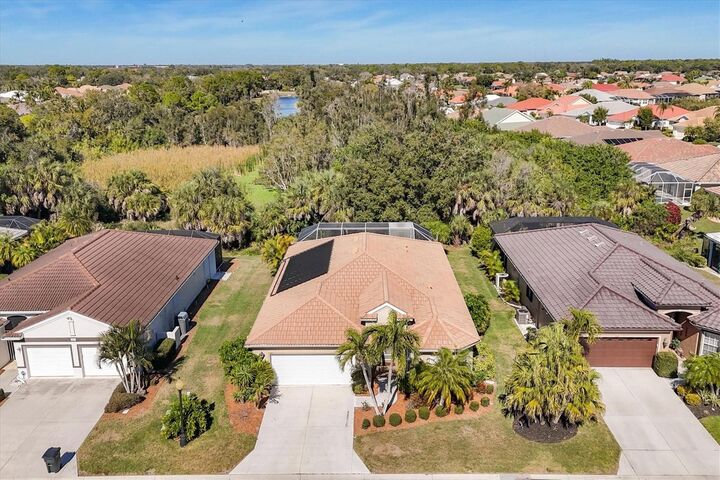 Property Photo:  407 Pinewood Lake Drive  FL 34285 