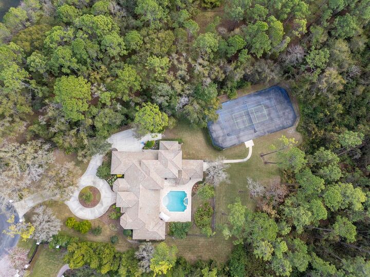 Property Photo:  18901 Lakes Edge Way  FL 33556 