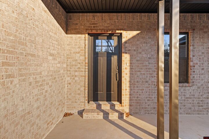 Property Photo:  1368 Hampshire Circle  AR 72653 