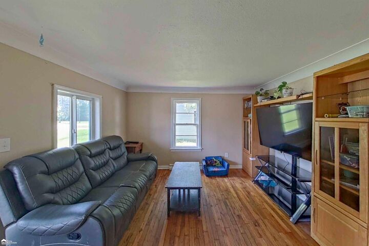 Property Photo: 296 S Saginaw Street MI 48457