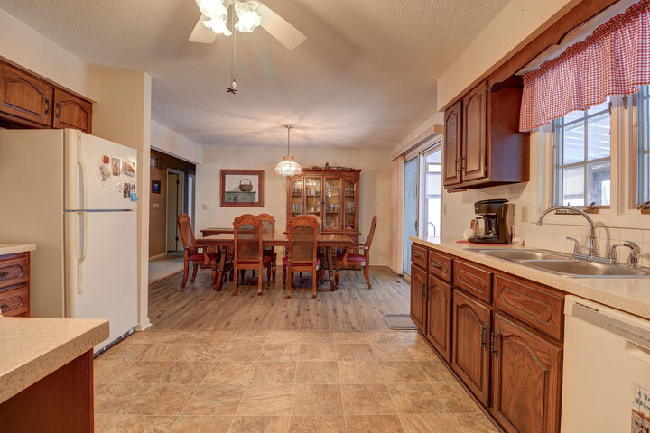 Property Photo:  1024 10th Avenue N  IA 52732 