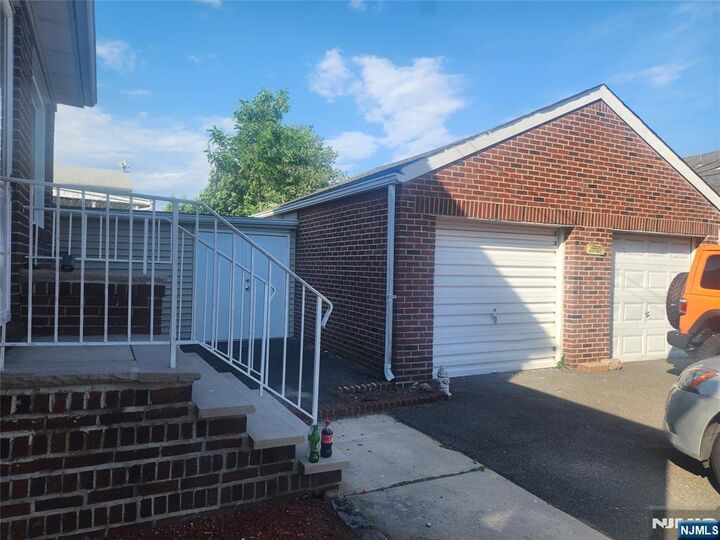 Property Photo:  752 Ridge Road  NJ 07071 