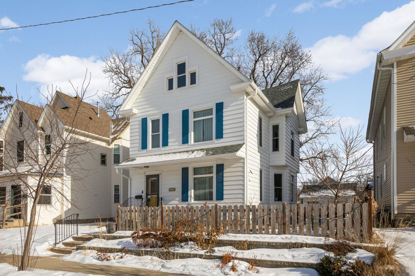 Property Photo: 2714 Girard Avenue N MN 55411