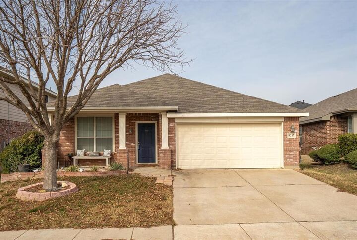 Property Photo:  9217 Oldwest Trail  TX 76131 