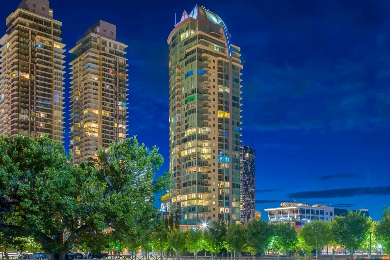 Property Photo: 433 11 Avenue SE 2201 AB T2G 0C7