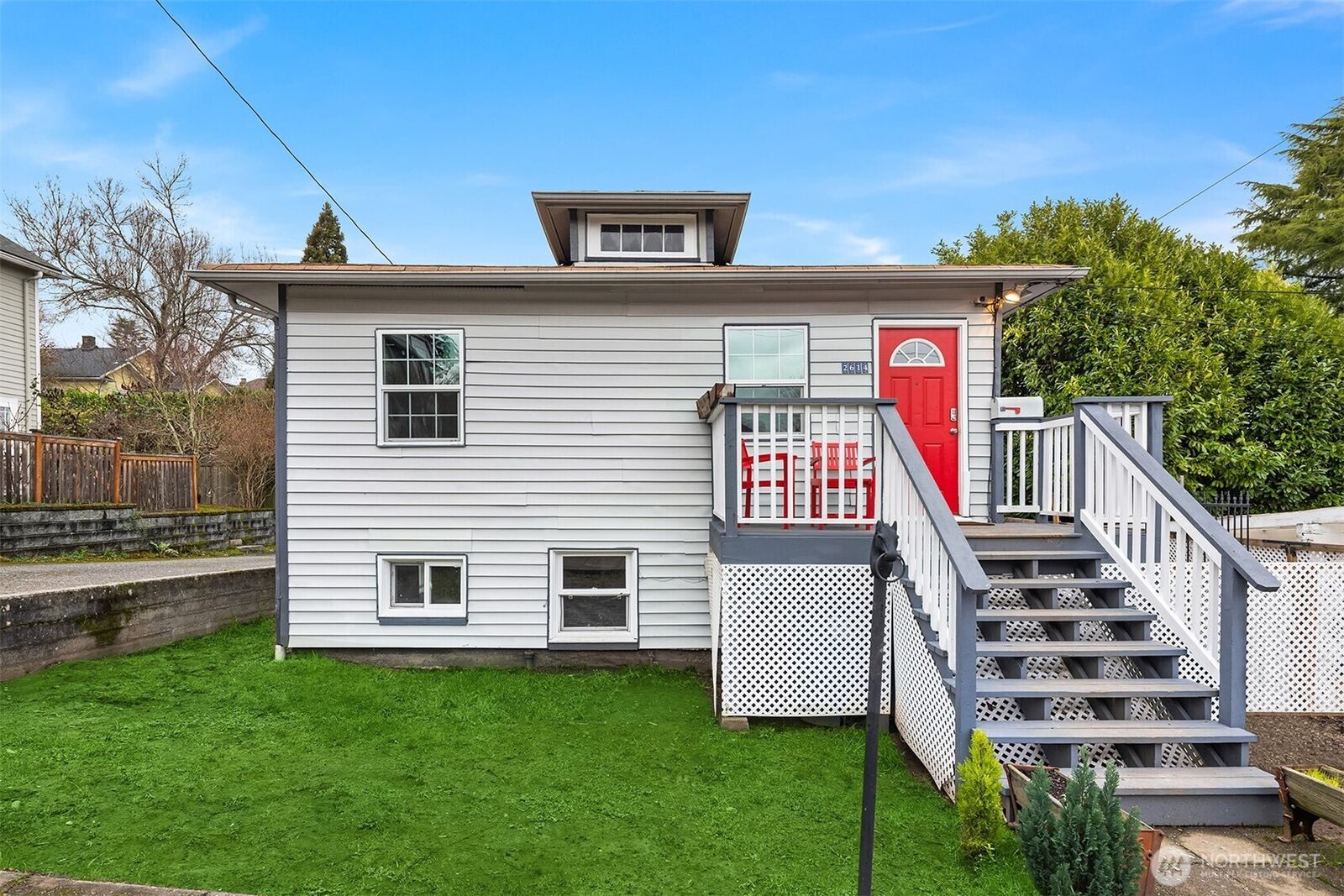 Property Photo:  2614 E Pike Street  WA 98122 