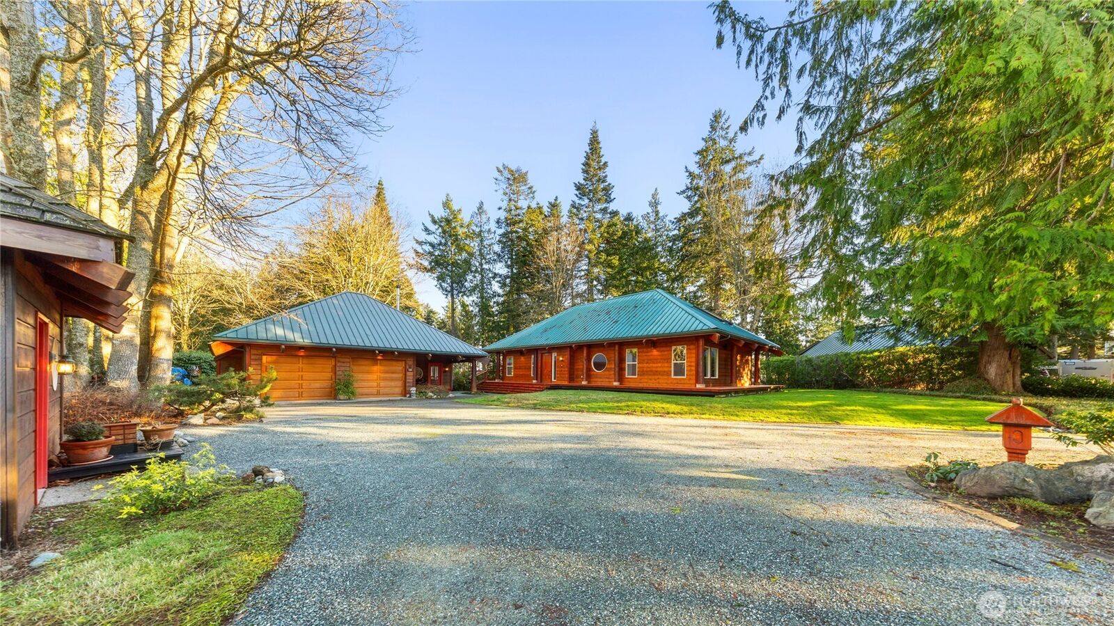 Property Photo:  2204  41st Street  WA 98221 