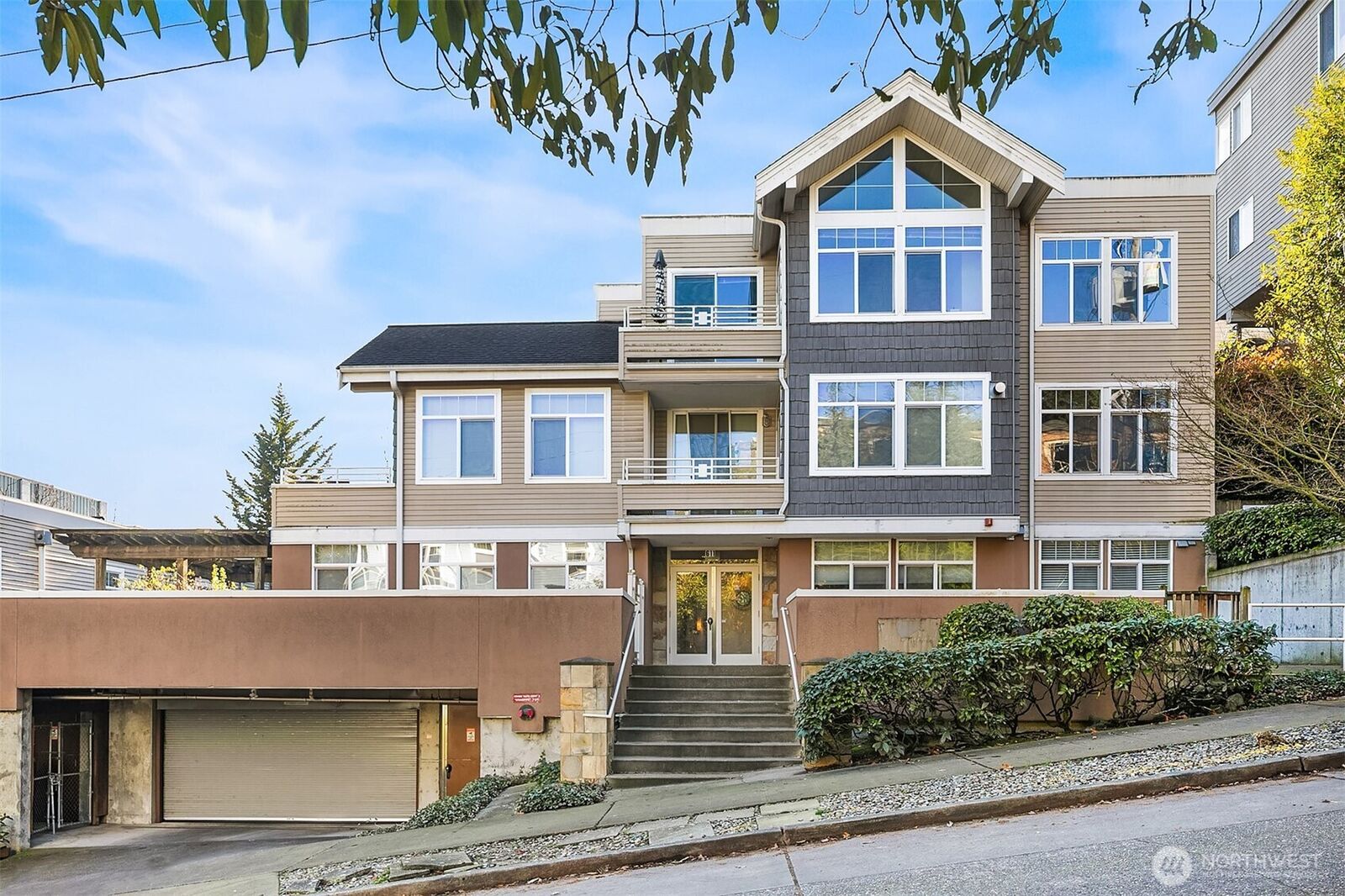 Property Photo:  611  Highland Drive 101  WA 98109 