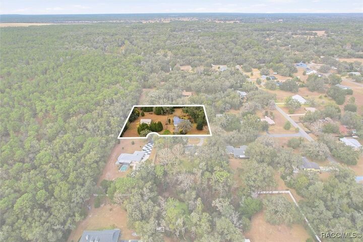 Property Photo: 7223 E Hampton Court FL 34436