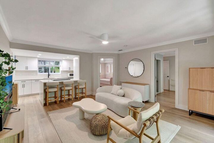 Property Photo: 49 SE 7th Avenue 2 FL 33445