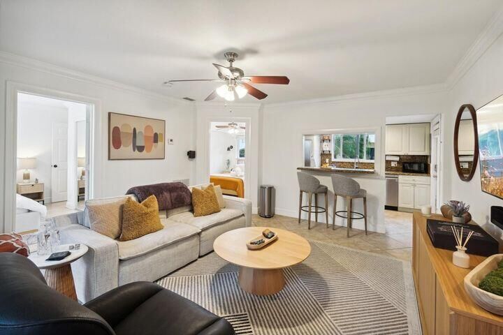 Property Photo: 49 SE 7th Avenue 1 FL 33445